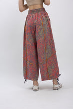 Load image into Gallery viewer, BlueVelvet Floral Print Double Gauze Print Pants in Lavender
