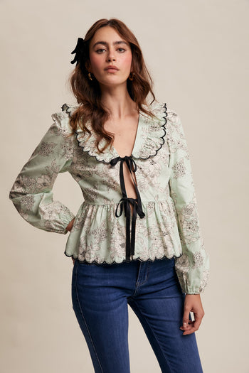 Listicle Floral Print Front Tie Top in Mint