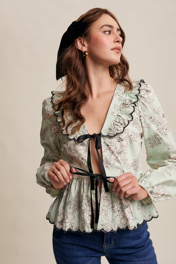 Listicle Floral Print Front Tie Top in Mint