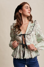 Load image into Gallery viewer, Listicle Floral Print Front Tie Top in Mint
