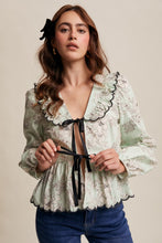 Load image into Gallery viewer, Listicle Floral Print Front Tie Top in Mint
