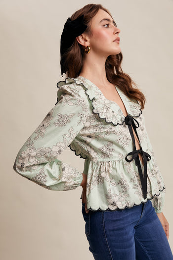 Listicle Floral Print Front Tie Top in Mint