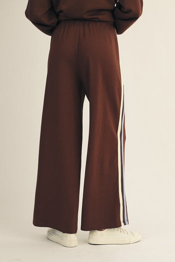 Jodifl Color Block Trim Detailed Sweatpants in Brown