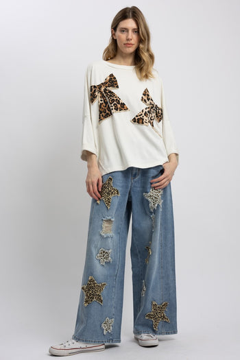 BlueVelvet OVERSIZED Leopard Bow Patched Top in White