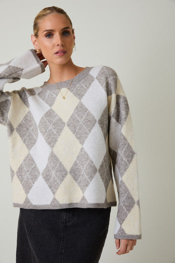 Sunday Edition Knit Argyle Pattern Sweater in White-H.Grey