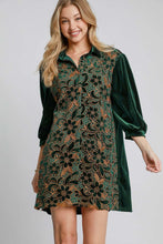 Load image into Gallery viewer, Umgee Velvet Lace Mini Dress in Hunter Green
