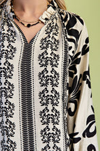 Load image into Gallery viewer, GiGio Two Toned Contrasting Print Top with Fringe Details in Off White
