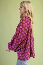 Load image into Gallery viewer, GiGio Contrasting Color Printed Top in Brown Mix
