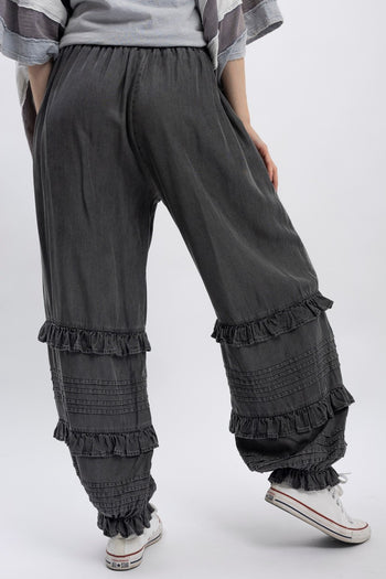 BlueVelvet Chambray Tiered Ruffle Joggers in Black