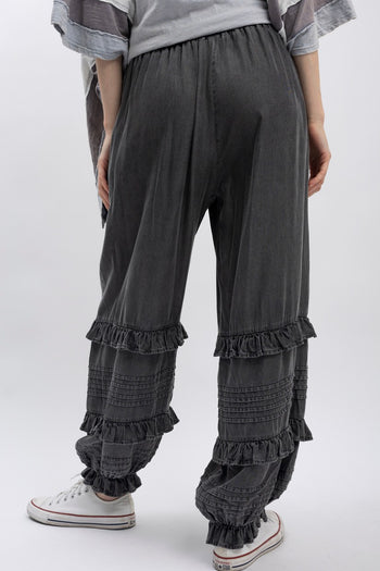 BlueVelvet Chambray Tiered Ruffle Joggers in Black