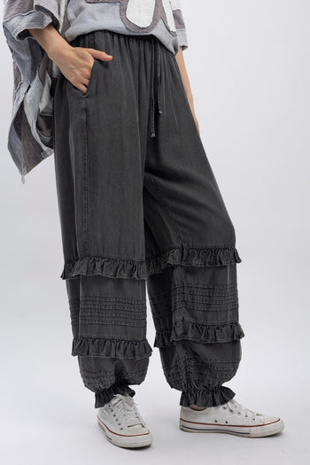 BlueVelvet Chambray Tiered Ruffle Joggers in Black