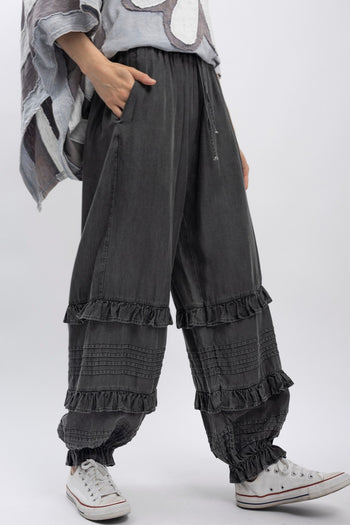BlueVelvet Chambray Tiered Ruffle Joggers in Black
