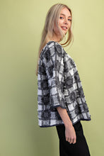 Load image into Gallery viewer, GiGio Frayed Textured Check Print Top in Charcoal
