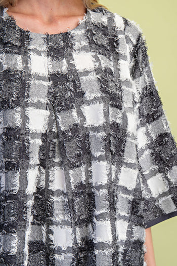 GiGio Frayed Textured Check Print Top in Charcoal