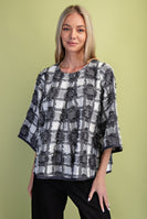 GiGio Frayed Textured Check Print Top in Charcoal