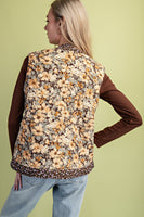 GiGio Contrasting Floral Print Quilted Vest in Brown