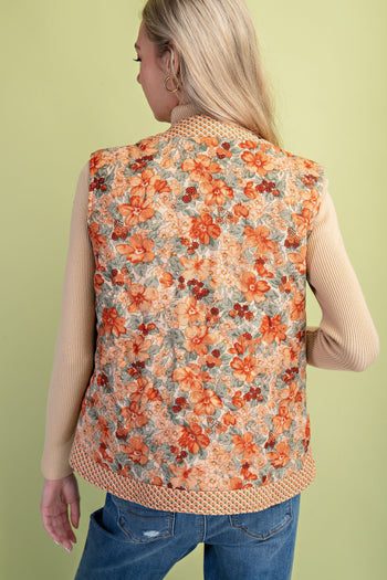 GiGio Contrasting Floral Print Quilted Vest in Burnt Orange