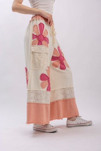 BlueVelvet Flower Patched Color Blocked Wide Leg Pants in White-Pink