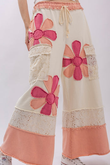 BlueVelvet Flower Patched Color Blocked Wide Leg Pants in White-Pink