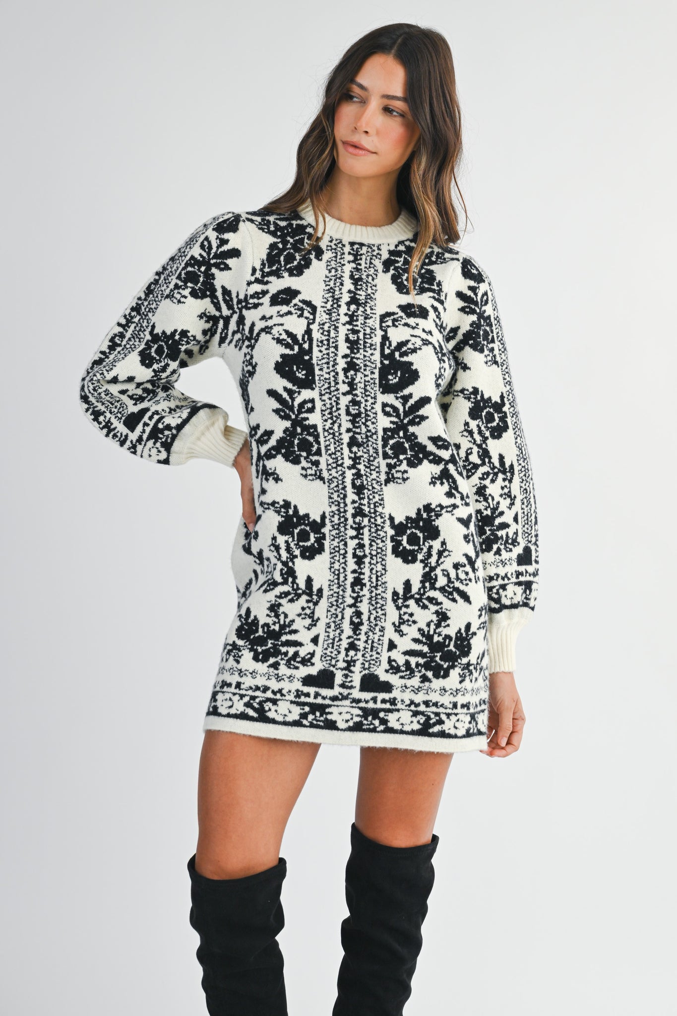 MABLE Floral Jacquard Knit Sweater Mini Dress in Cream M MABLE Floral Jacquard Knit Sweater Mini Dress in Cream M