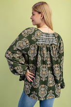 Load image into Gallery viewer, GiGio Printed Balloon Sleeve Top in Olive Mix
