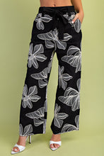 Load image into Gallery viewer, GiGio Floral Embroidered Pants in Black
