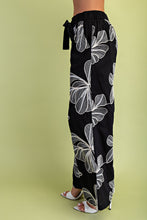 Load image into Gallery viewer, GiGio Floral Embroidered Pants in Black
