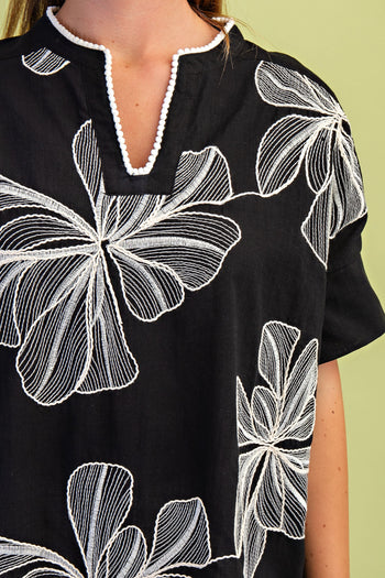 GiGio Floral Embroidered Top in Black