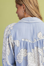 Load image into Gallery viewer, GiGio Floral Print Button Down Top in Misty Blue Mix

