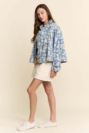 J.nna Floral Print Pleated Denim Jacket in Med Blue Denim