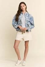 Load image into Gallery viewer, J.nna Floral Print Pleated Denim Jacket in Med Blue Denim
