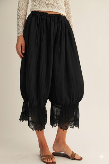 LovLov Boho Vintage Lace Trimmed Cropped Pants in Black
