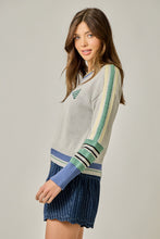 Load image into Gallery viewer, Mystree Color Block Sweater with Fish Design in Oatmeal Mix
