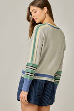 Load image into Gallery viewer, Mystree Color Block Sweater with Fish Design in Oatmeal Mix
