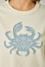 Load image into Gallery viewer, Mystree Cropped Top with Crab Applique Design
