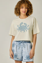 Load image into Gallery viewer, Mystree Cropped Top with Crab Applique Design
