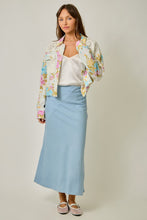 Load image into Gallery viewer, Mystree Floral Mixed Media Jacket in White Mix
