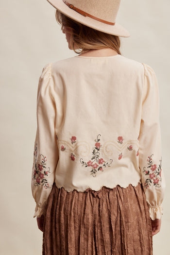 Listicle Embroidered Scallop Hem Cotton Blouse in Ecru