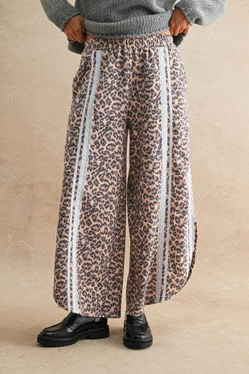 LovLov Leopard Print and Lace Detailed Tulip Pants in Leopard