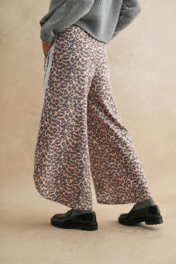 LovLov Leopard Print and Lace Detailed Tulip Pants in Leopard