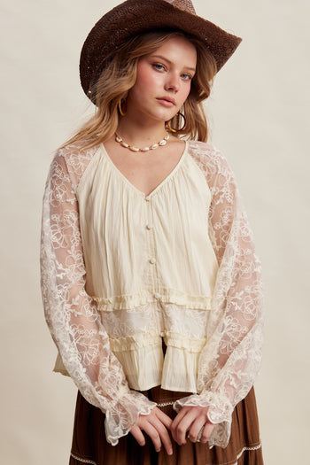 Listicle Floral Lace Sleeve Tiered Lined Boho Top in Ecru
