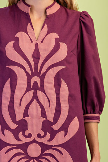 GiGio Linen Blend V-neck Applique Mini Dress in Plum