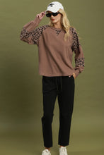 Load image into Gallery viewer, Umgee Leopard Mix Thermal Top in Mocha
