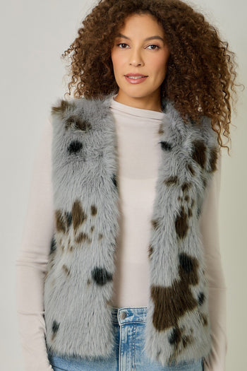 Mystree Animal Faux Fur Vest in Cloudy Blue