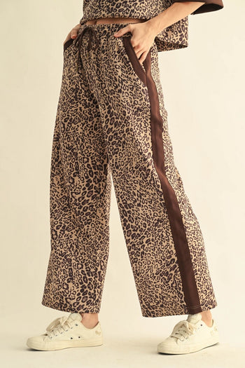 Jodifl Drawstring Waist Faux Suede Leopard Sweatpants in Beige