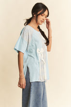 Load image into Gallery viewer, Davi &amp; Dani Color Block Top with Lace and Bow Details in Blue
