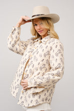 Load image into Gallery viewer, Blue B Quilted Western Horse Print Jacket in Cream
