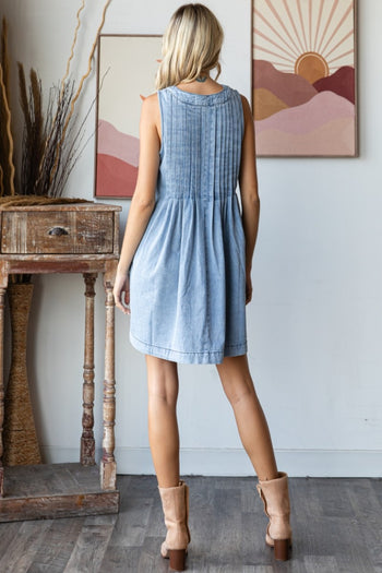 Veveret Pleated Denim Mini Dress in Light Wash
