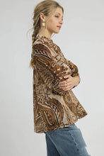 Load image into Gallery viewer, Umgee Mixed Abstract Print Top in Brown Mix
