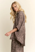 Load image into Gallery viewer, Davi &amp; Dani Oversized Button Down Top in Mocha Leopard
